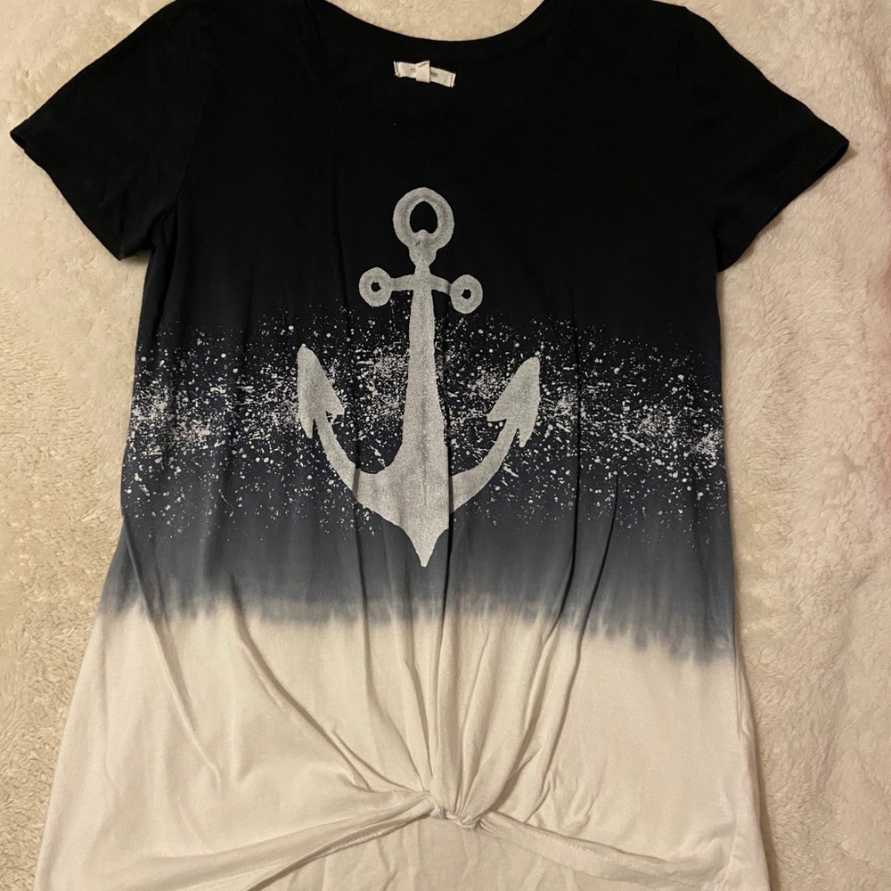 Maurice’s tee